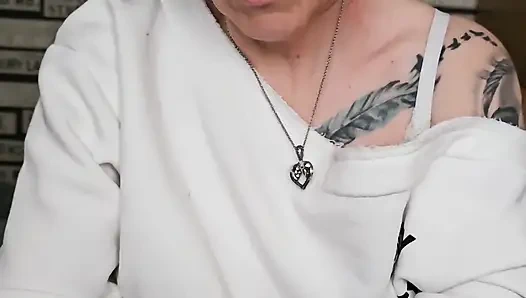 Edepsizce Konuşan Evli Kadın Beni Yeni Arkadaşıyla Aldatıyor