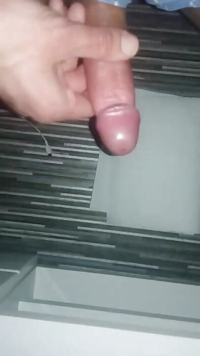 น้ําเงี่ยนไหลเยิ้มน้ําแตกสี่รอบ