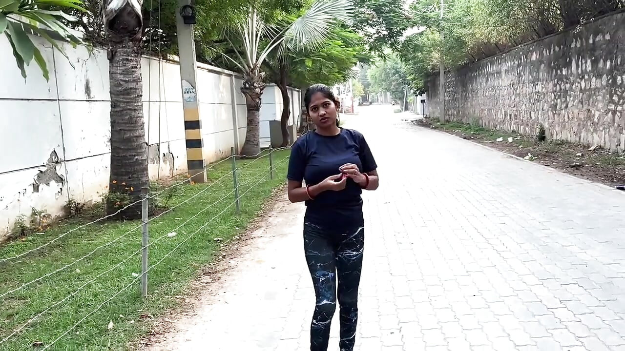 Une indienne asiatique nouvellement mariée se fait baiser par accident par Tharki sasurji - sasur bahu, vidéo de sexe.