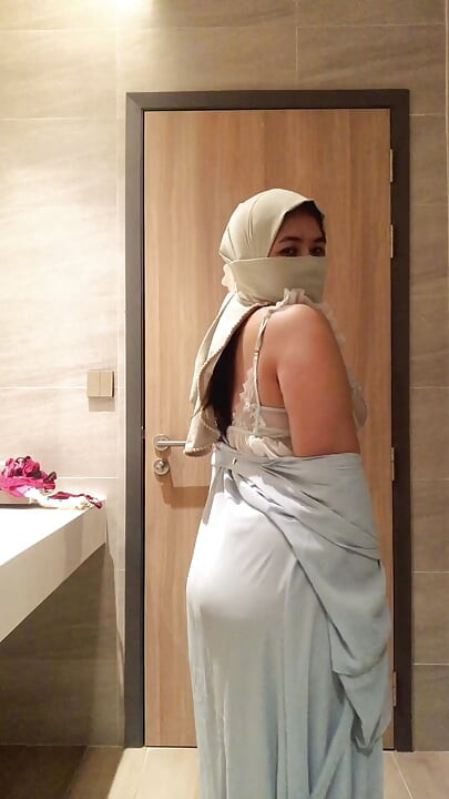 Do you like my ass? "Miss me yet? I can fix that... 💦