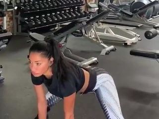 Nicole Scherzinger sexy snelle training