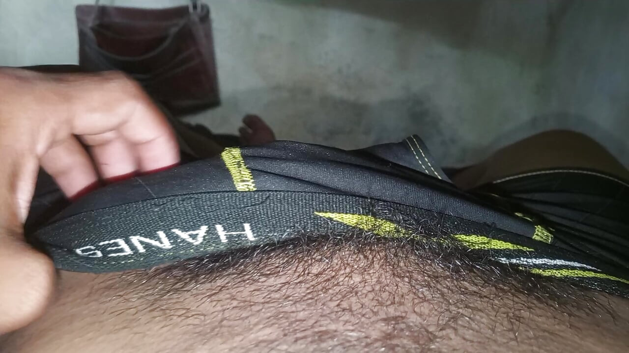 Joacă cu pula mea în aer liber
