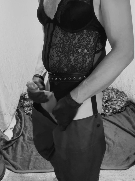 Masturbare bască perversă cu Lace Body