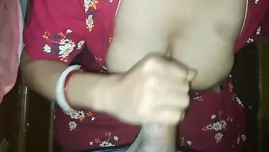 Adik ipar dengan toket besar lagi asik ngentot memeknya habis-habisan sampai lubangnya menganga lebar