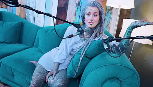 Aku ngomongin tentang aku - isolasi - asmr podcast sfw lagi ngomongin cewek gotik bertato rambut gimbal