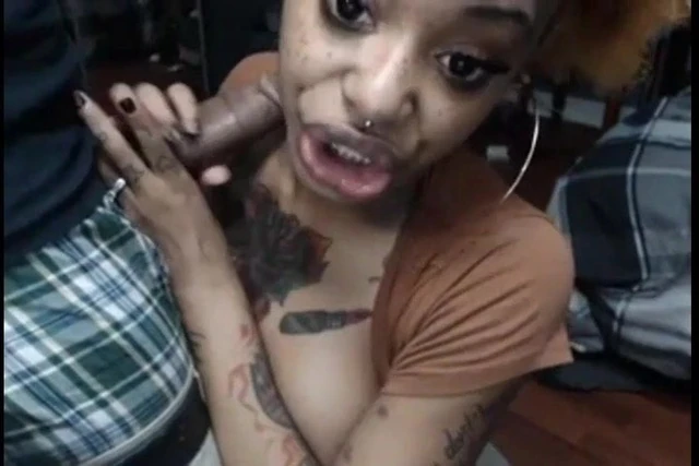 Busty Booty Ebony Sucking BBC at Webcam