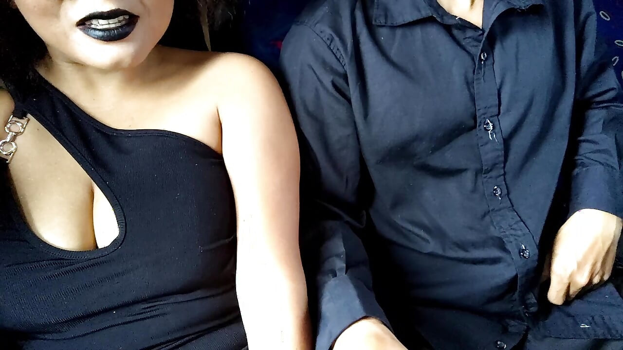 Commuter Desire: Mature Latina MILF Picks Up a Stranger on the Bus for an Unforgettable Encounter