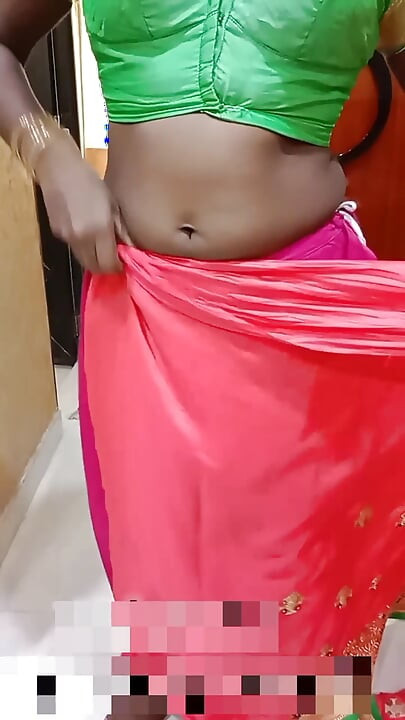 Desi Tamil Dusky vrouw verleidt bull in rood ondergoed - tepelspel, cuck kijkt toe! Indianhotwifex