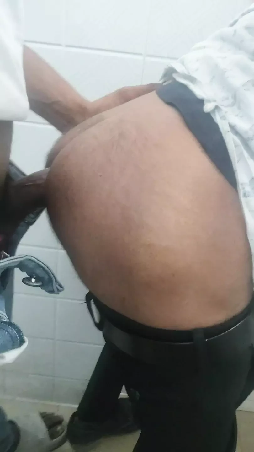 Video seks kamar mandi remaja India