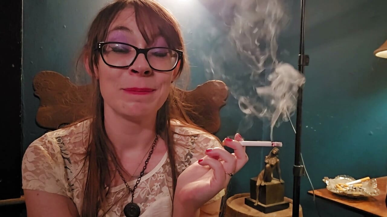Solo fumo muchos cigarrillos