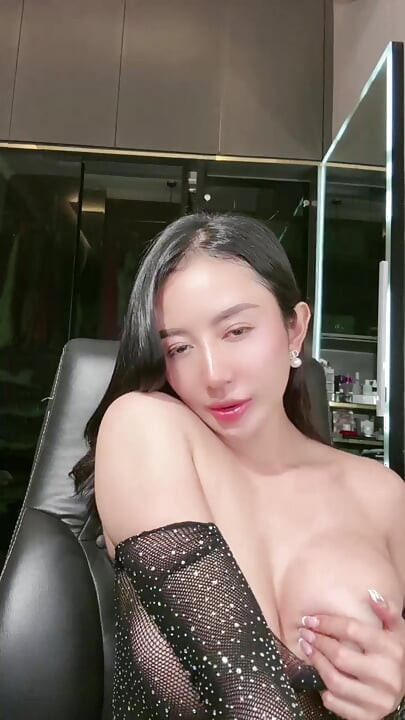 VIDEO CALL BESAR