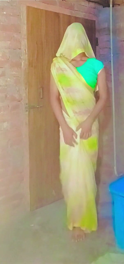 Sapan bhabhi enjoying in beautiful saree | Clip 1