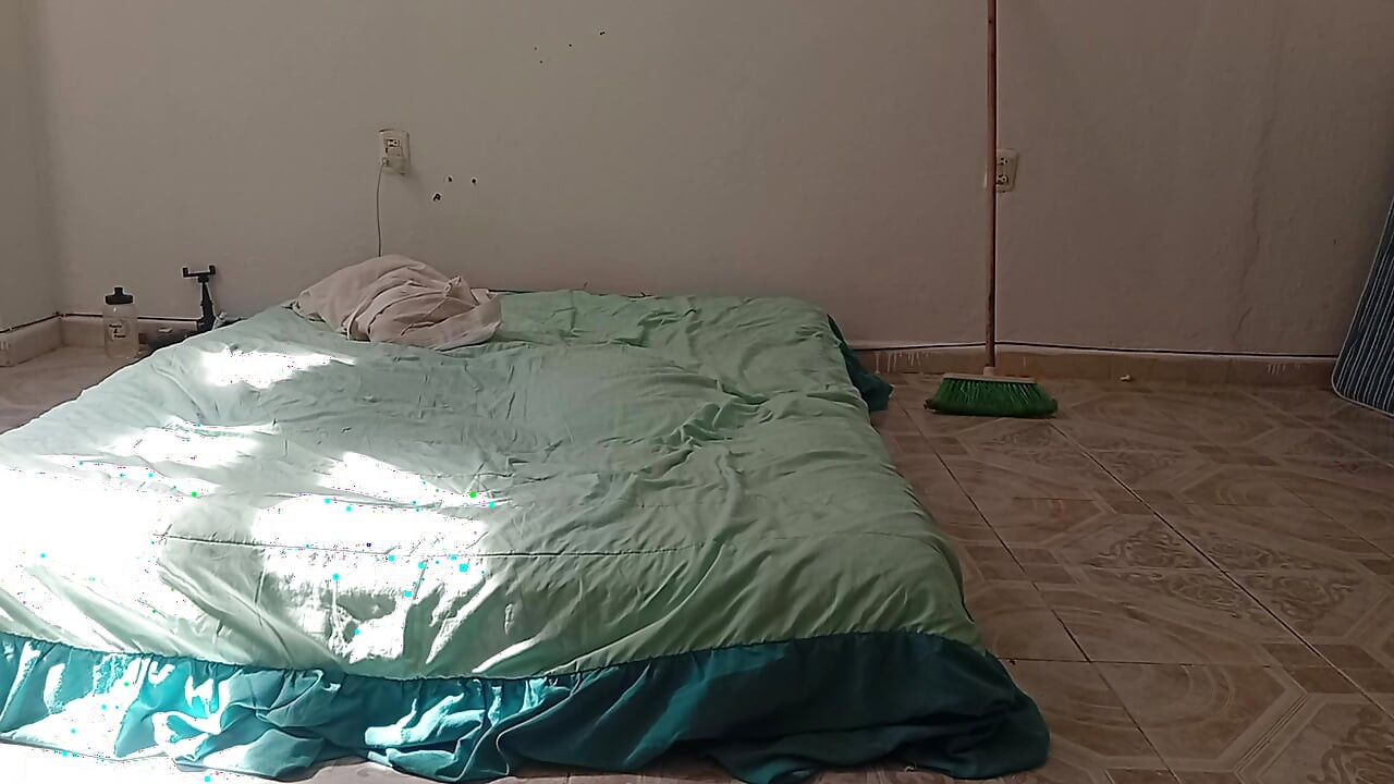 Meksička svekrva čisti gostinjsku sobu u tangama 2