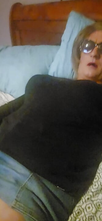 จับเขาได้ในเสื้อในกระโปรงของกูชักว่าว