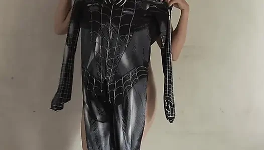 CEWEK INDO COSPLAY SPIDERMAN , LAGI NYOBAIN COSTUMNYA MALAH DI ENTOT SAMPAI  KELUAR DI MEMEK