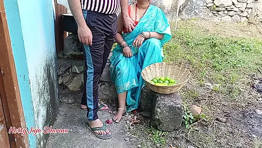 Kiran yenge karısının önünde kira için sahibi tarafından sikiliyor