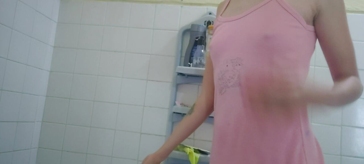 Fugter min pyjamas og barberer min fisse