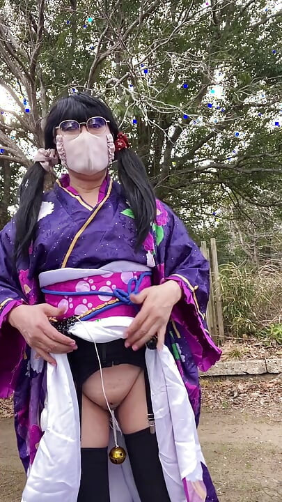 No104 A phantom kimono beauty who appeared in the winter countryside A crossdresser walks in the sun - Part 1