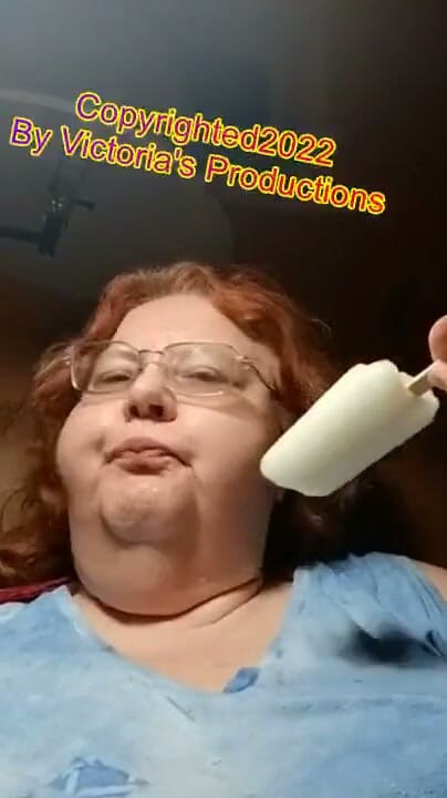 I love Ice cream, bananas and popsicles Yum