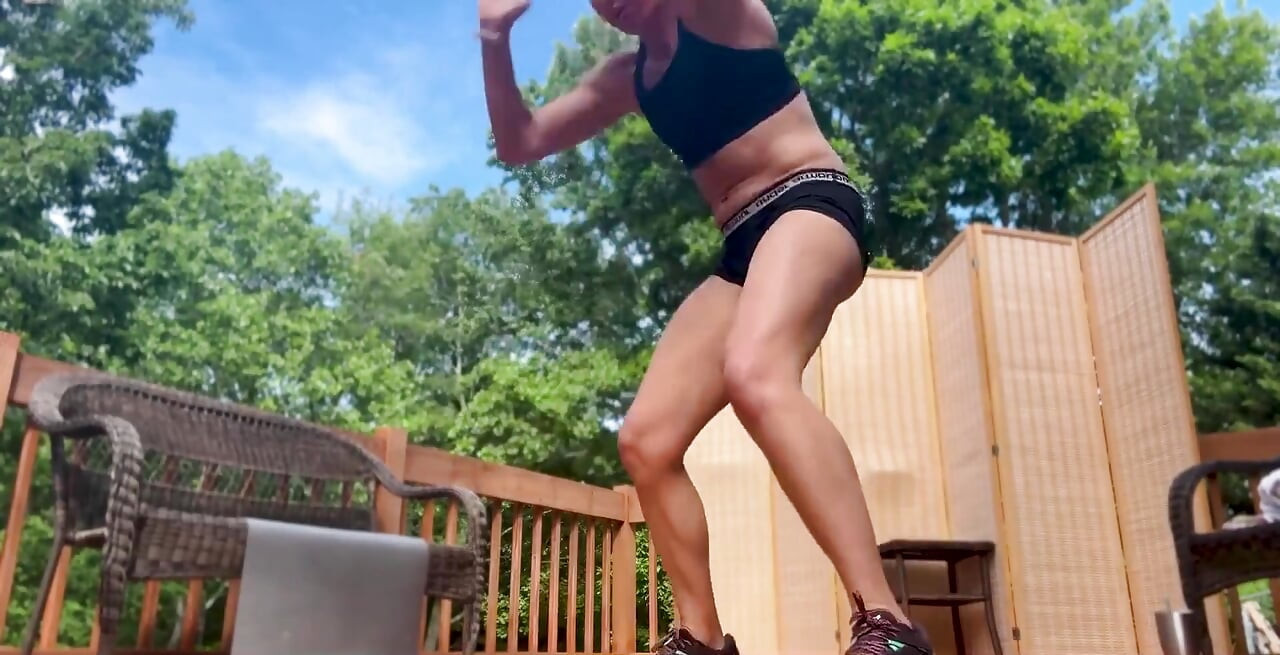 How Many Burpees Lora Cross Can Do
