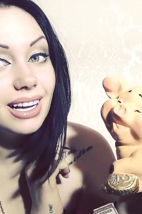 The richer I become the more I want! Know your place pig!!!