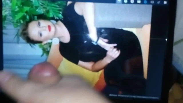 Anna Semenovich cumtribute