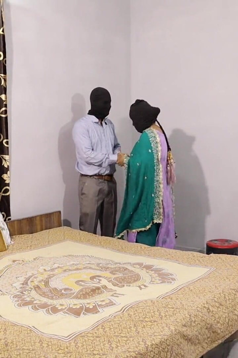 Divorced Chubby Indian MILF Share Her Pussy with Landlord for Rent and Security