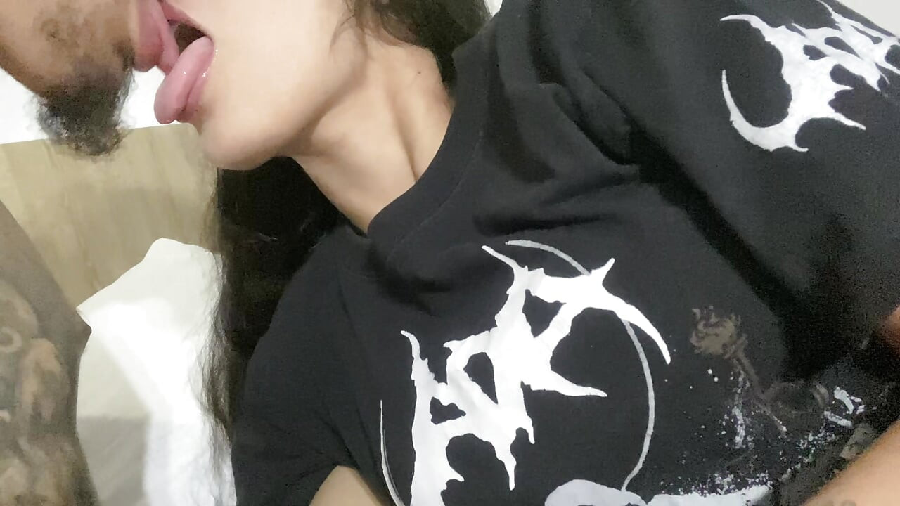 Üvey erkek kardeşim düşlemekte zorlanıyor, bu yüzden ona yardım ediyorum! - Latin, orta yaşlı seksi kadın