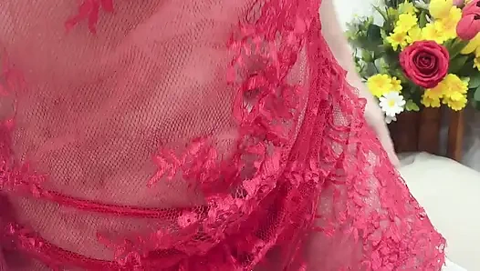 Hana si cewek mungil hana lagi asik ngentot toketnya dengan gaun seksi