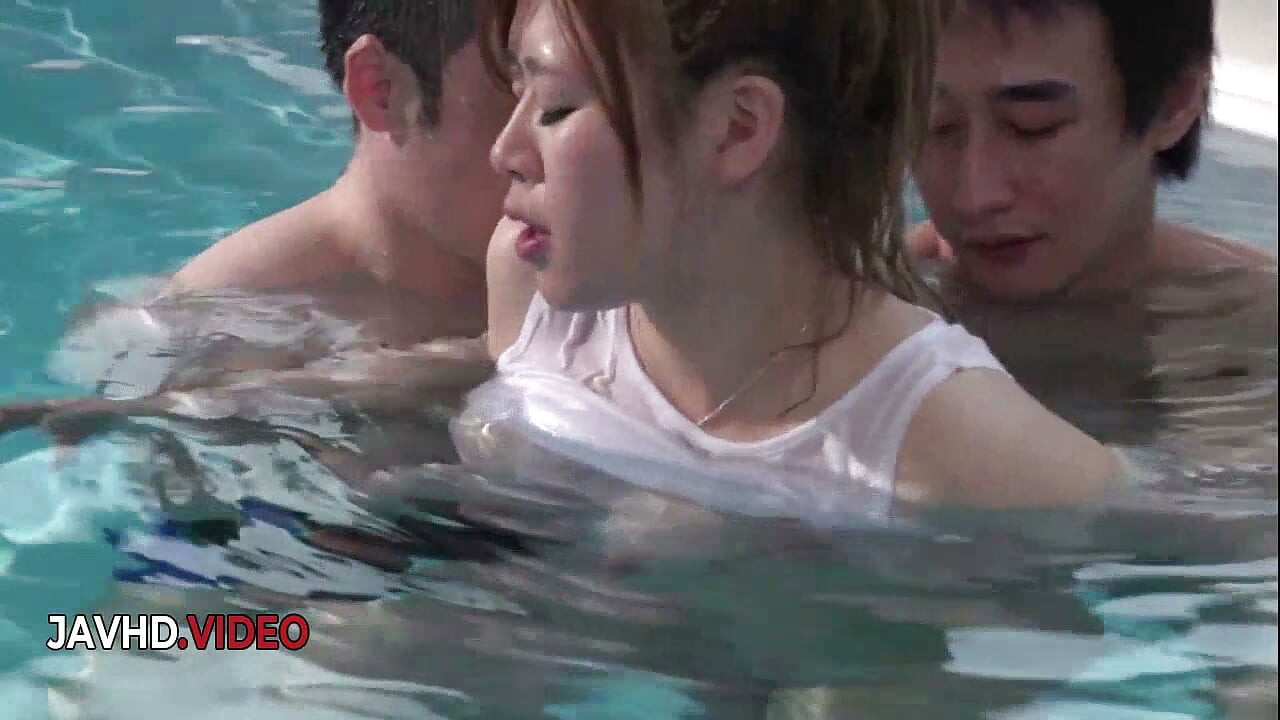 Suzuna Komiya's Poolside Threesome Oral Fantasy