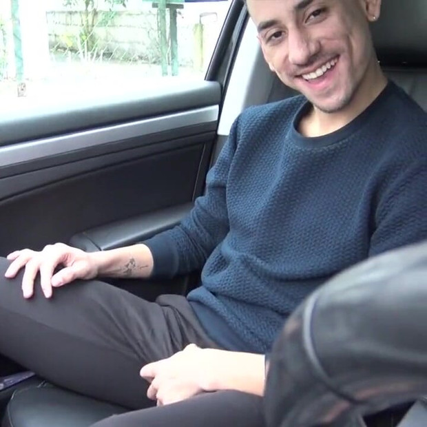 Yougnまっすぐな男は、アラブのディスクレットによって生で犯さ