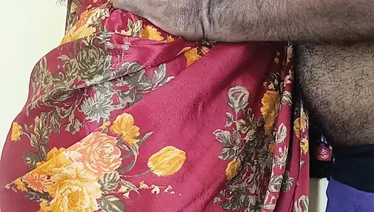 Rothaarige sari betrügt hausfrau 1