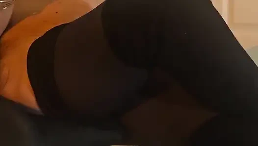 Sexy Hot Cougar GILF Wearing High Boots Gets Fucked