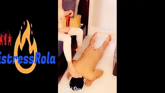 Arap sahibe rola kölenin yüzüne tokat atıyor