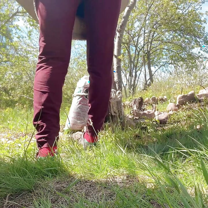 Piss on the Ground Then Come in Car