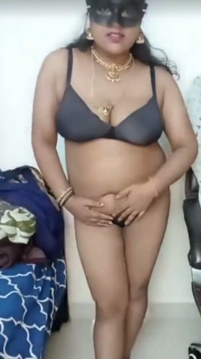 Telugu aunty full body show | Clip 1