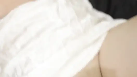 Müslüman Hintli tesettürlü saten - büyük göt dölleme ve yüksek sesle inliyor