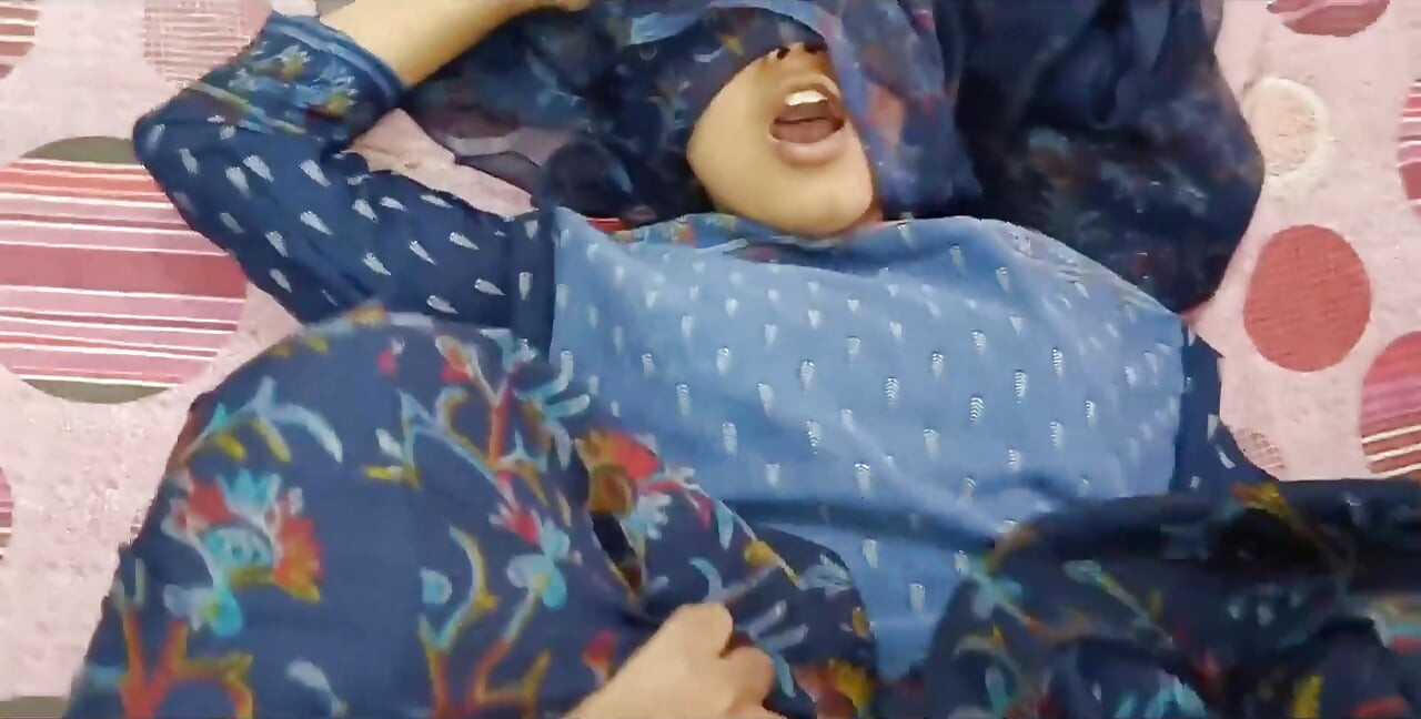 印度德西村哥被操, 用清晰的印地语语音打扰