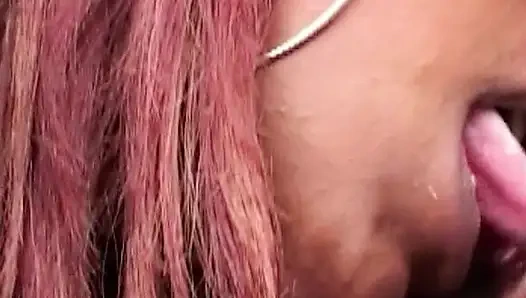 Heiße Lesbenaction mit Toys im Freien