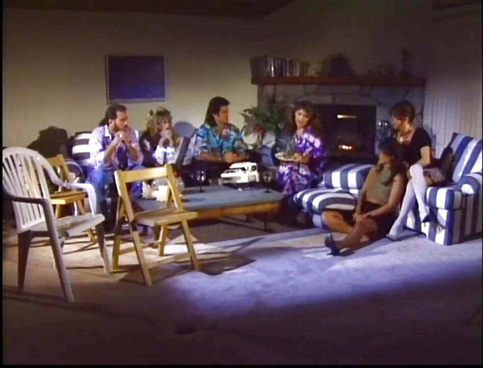 Λεσβίες γλείφουν μουνί σε στάση 69 στην παραλία