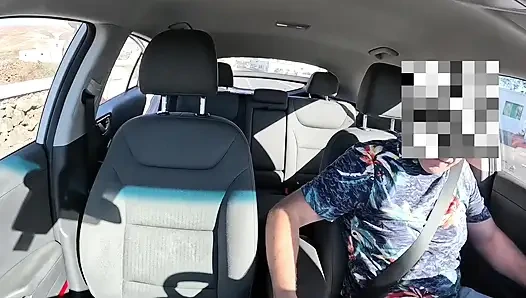 Kız külotsuz takside mastürbasyon yapıyor