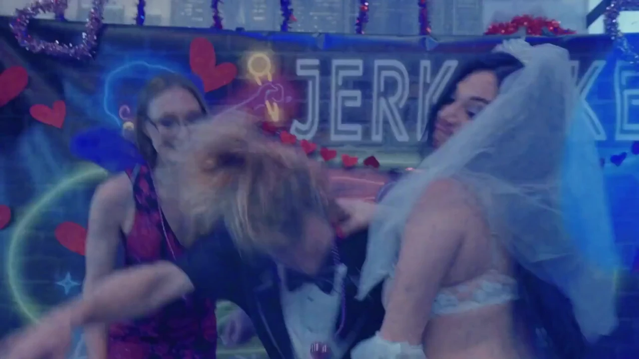 Jerkaoke - büyük memeli seksi Farsça orta yaşlı seksi kadın oyun gösterisinde sikişiyor