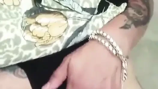 Помоги мне выбрать мои трусики, папочка
