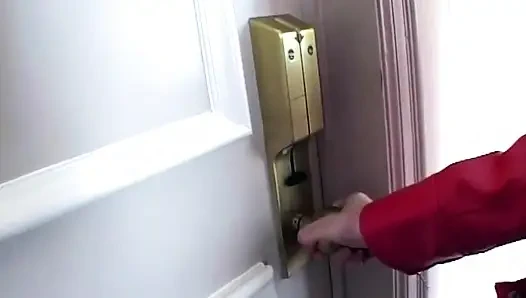 Ahegao sarışın derin parmaklama sikişinden damlıyor