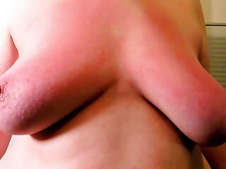 Jogo de tortura de menina - Alvo: lábios e peitos inchados