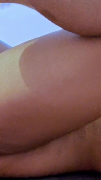 Epický okamžik z "Mazlení s mojí nevlastní sestrou a zase ji šukám."