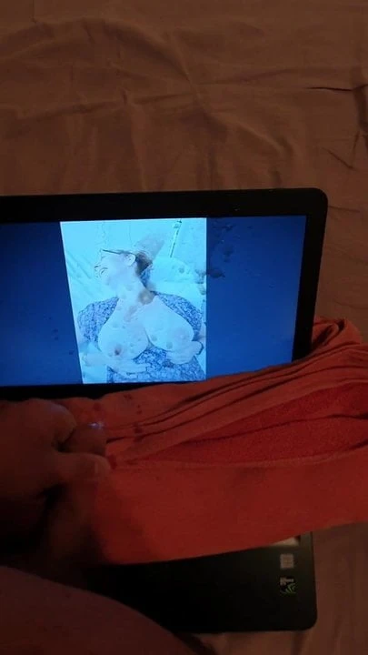 Cum tribute for the beautiful nanar09's wife