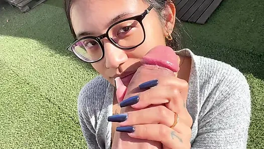 POV: Saya tidak bisa menahan diri