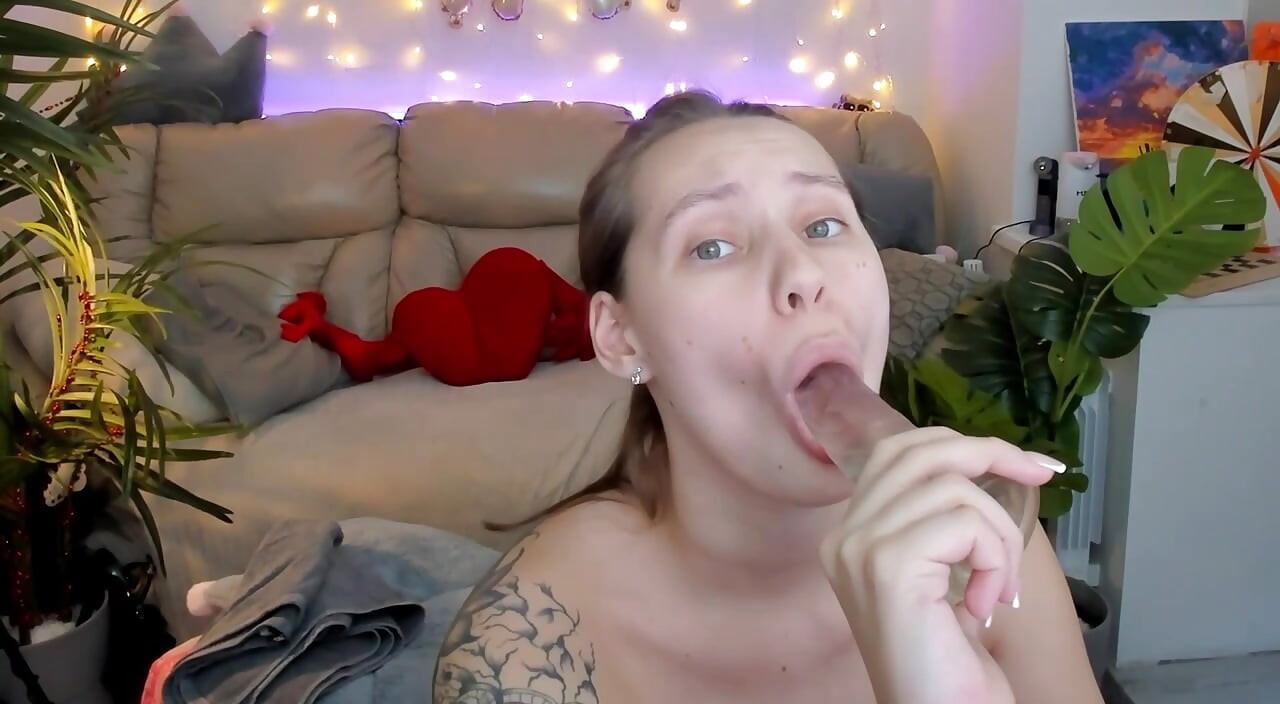 Jag blev trött på att suga och bestämde mig för att underhålla dig med mina nippelklämmor