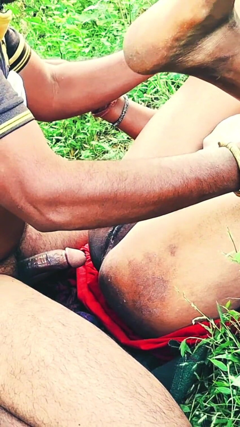 Desi village desi bhabhi jangal me pyar bhabhi ji ke sath | Clip 1